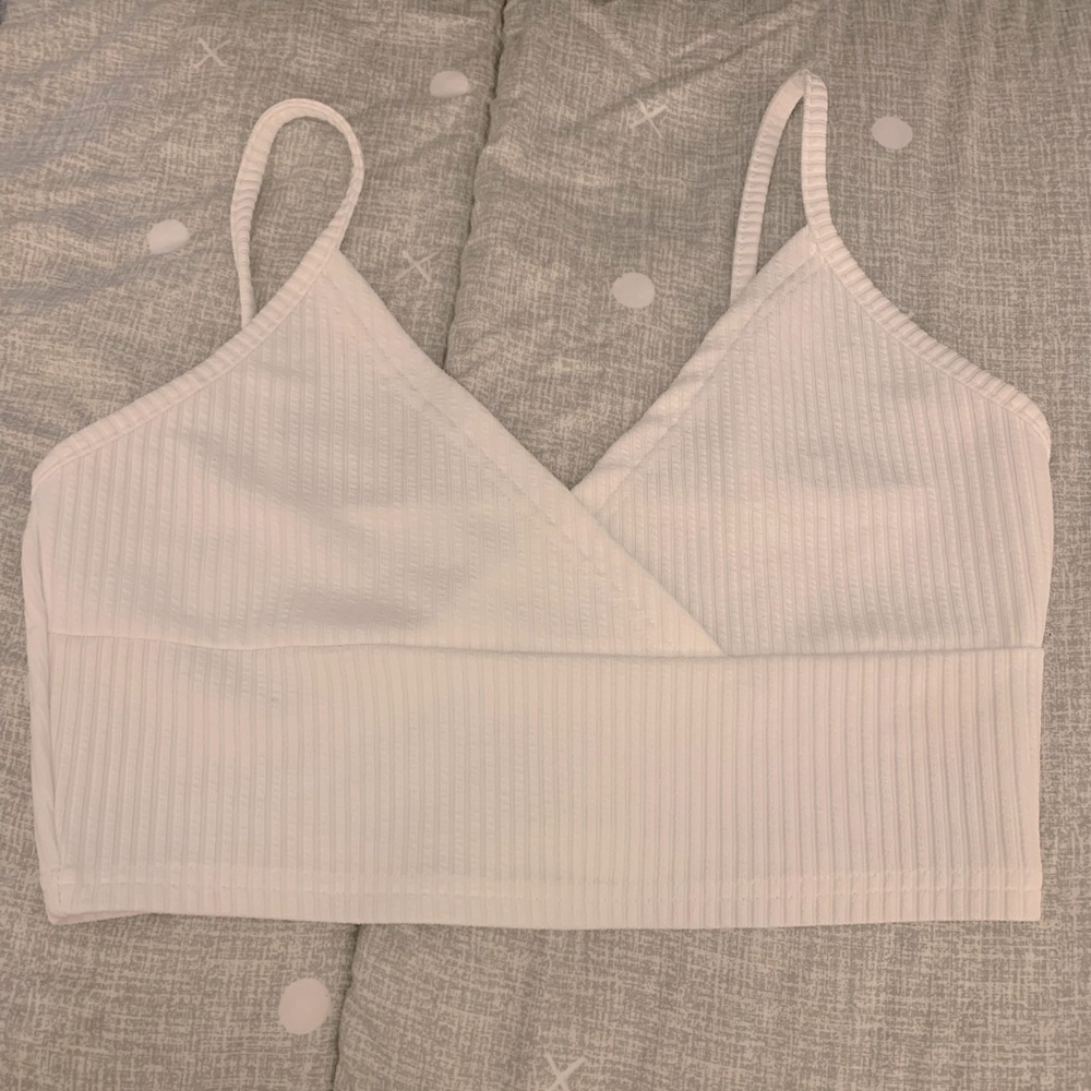 Romwe White Crop